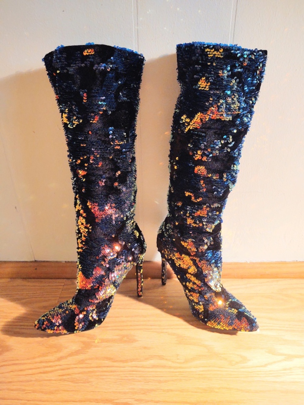 EUC Sz 10 Knee-High Boots with Sequins and 4 inch Heels Iridescent Color Magic - Picture 4 of 10